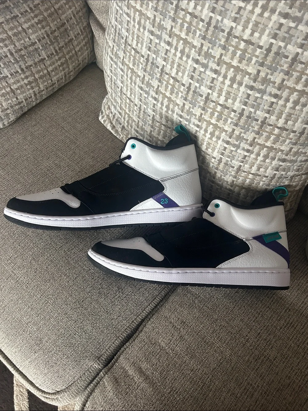NWOT Jordan Fadeaways size 14